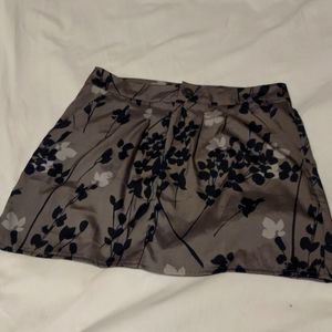 Gap skirt